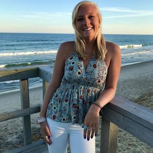 Meet your Posher, Hailey